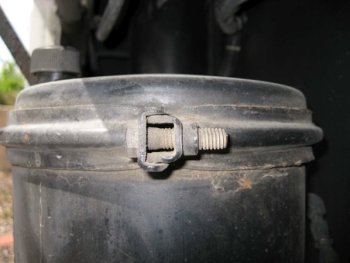 cover_bolt_right_side_7068.jpg