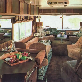 1985-interior3-ph.jpg